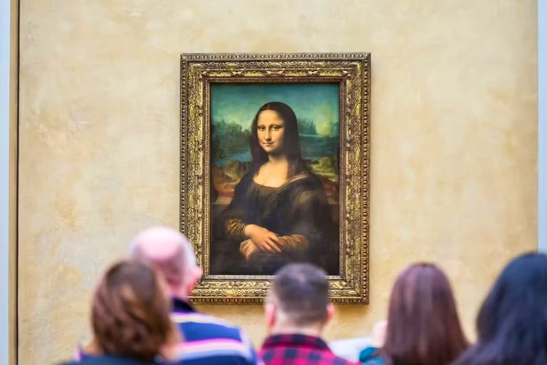 Louvre Museum: Fast Track Ticket + Hosted Access to Mona Lisa Discount